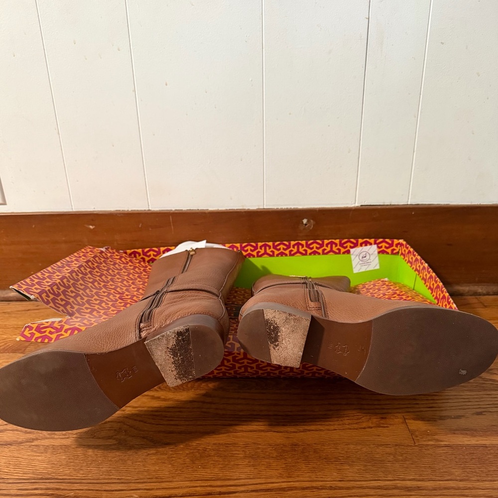 Tory Burch - Amanda Riding Boots in Almond Tumbled Leather - Size 9 - Picture 9 of 13